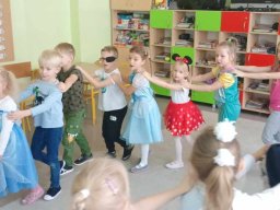 b_1024_768_0_00_images_2023_2024_Zerowki_Bajki_401093138_803556578238959_1476187564011639157_n